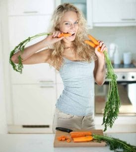 women eat carrots