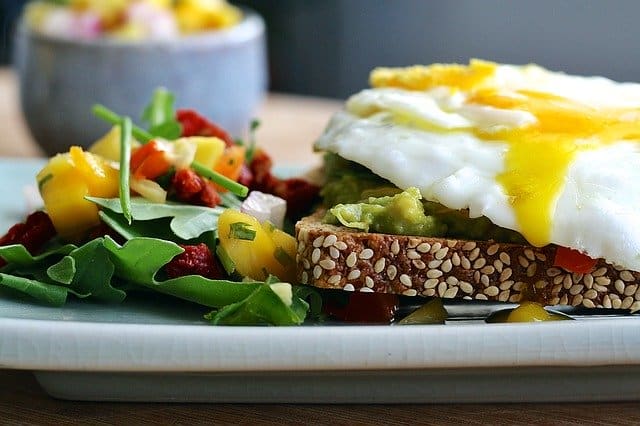 Thermogenic diet, whole grain bread, egg, vegetables
