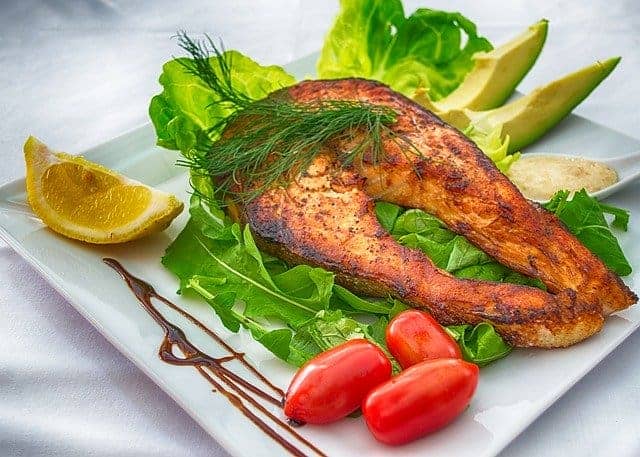 grilled fish with tomatoes