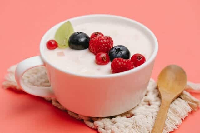  Yoghurt with fruit in a cup