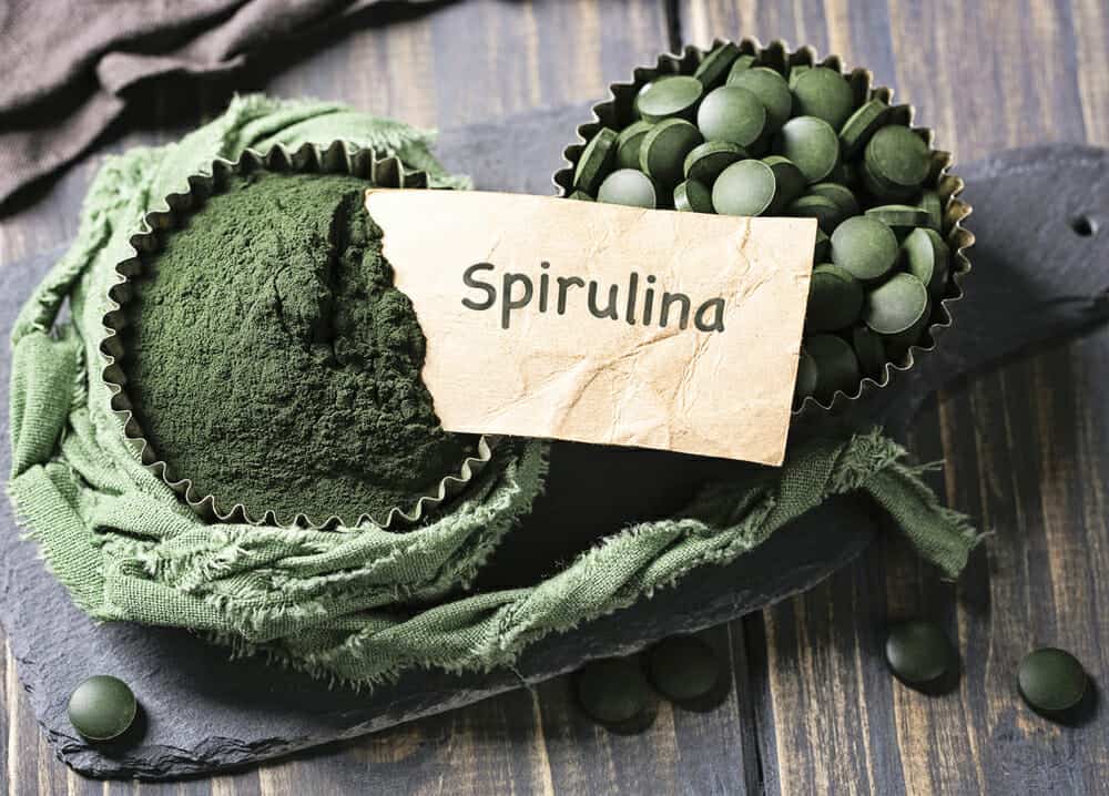  spirulina in tablets and spirulina powder