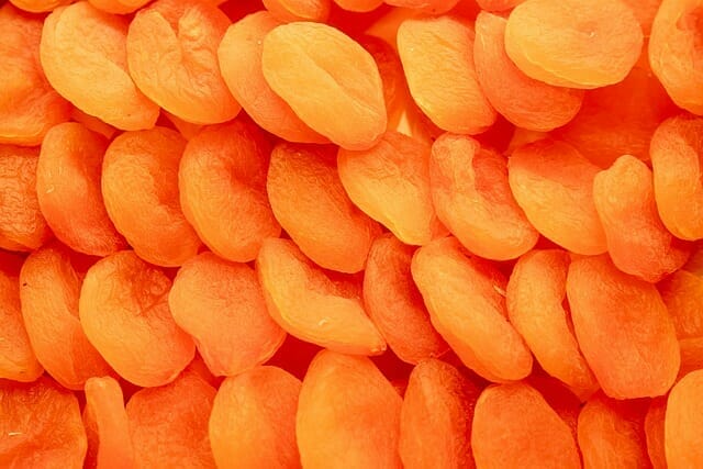  Dried apricots