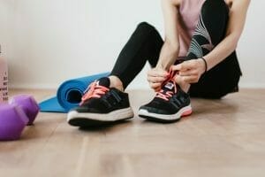  woman preparing for workout