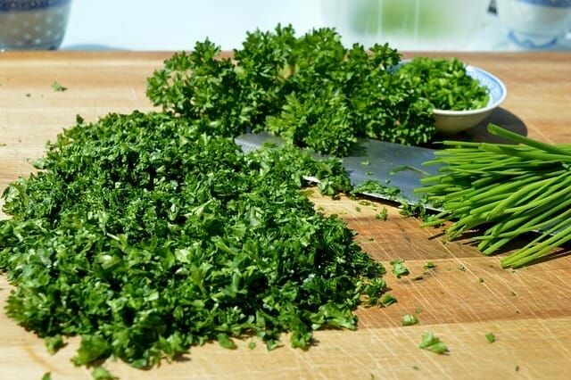 Chopped parsley parsley